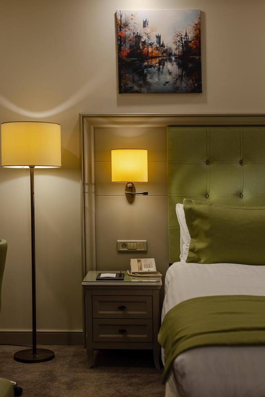 Hotel London 1889 Batumi Ngoại thất bức ảnh