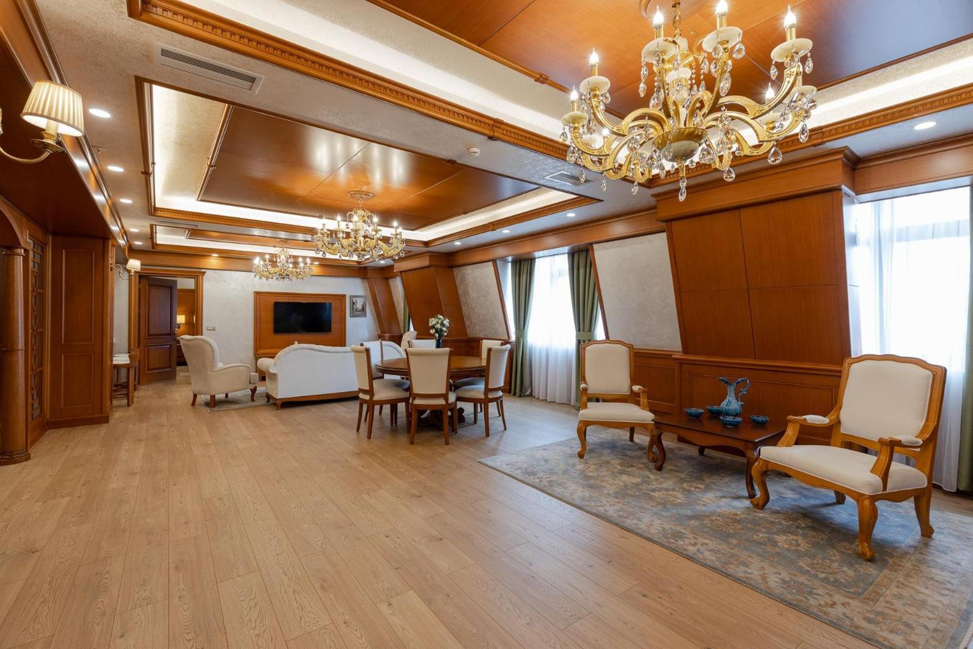 Hotel London 1889 Batumi Ngoại thất bức ảnh