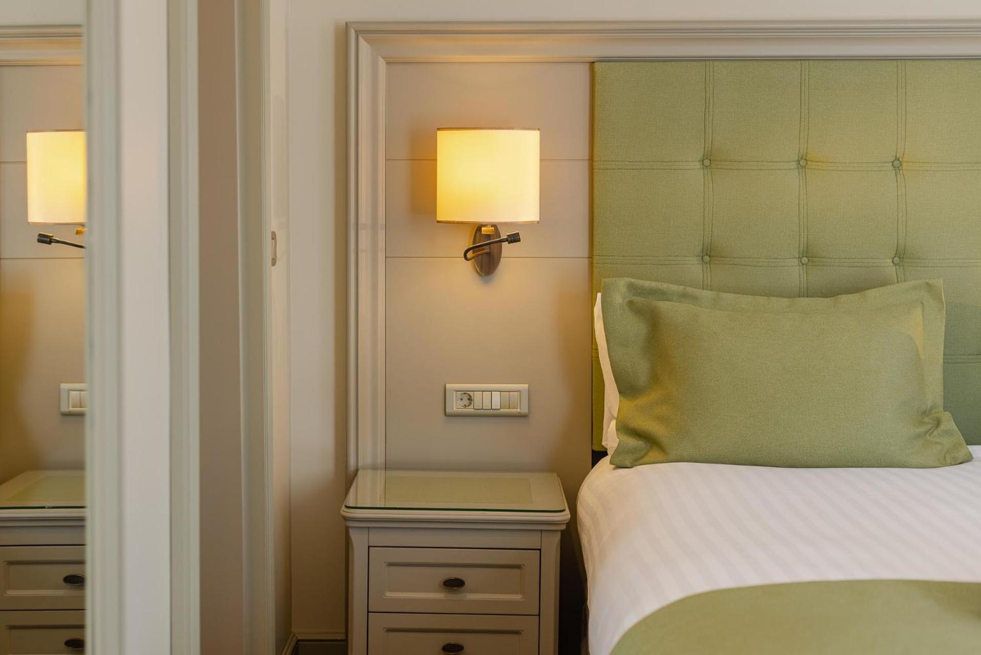 Hotel London 1889 Batumi Ngoại thất bức ảnh