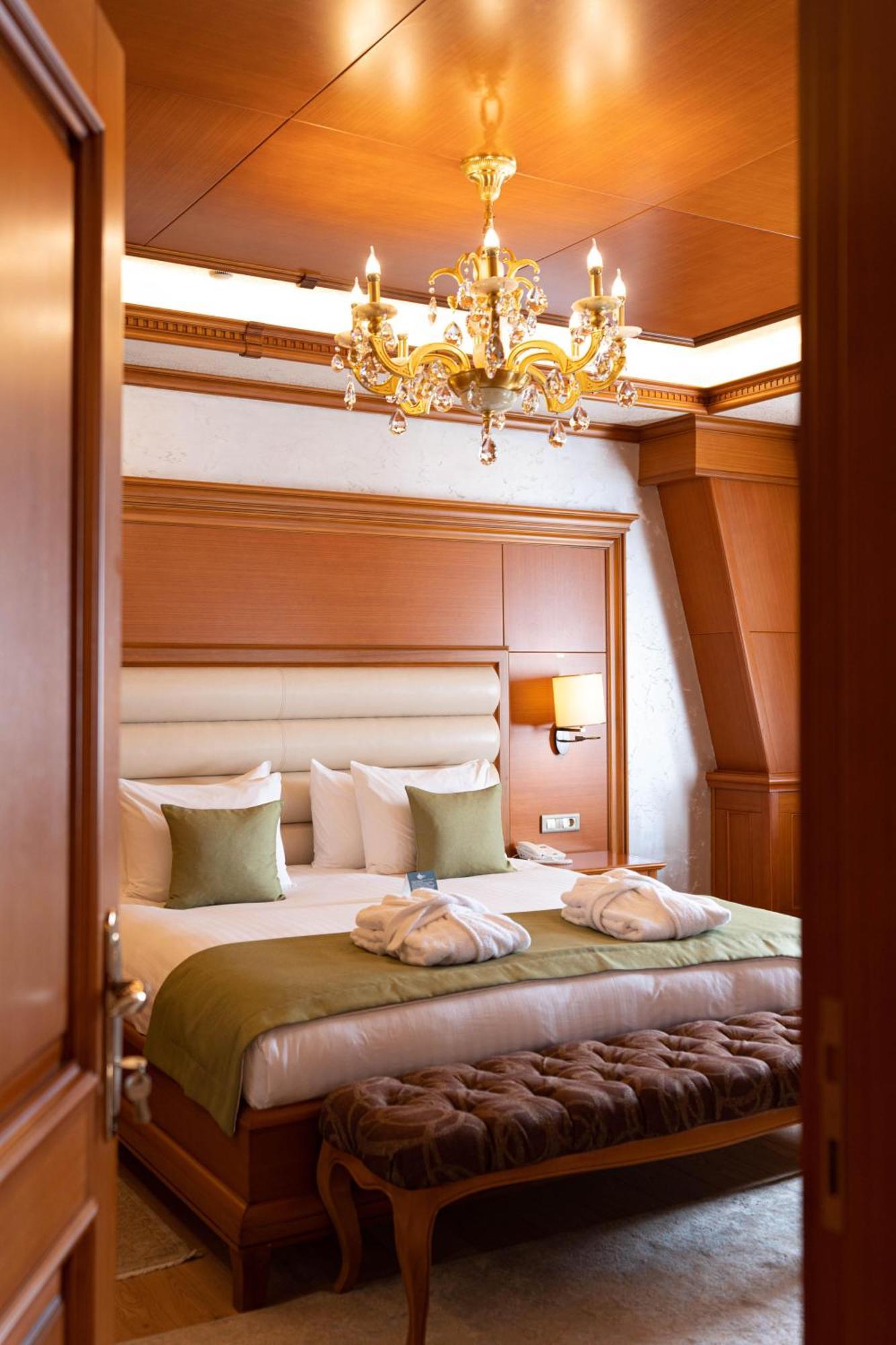 Hotel London 1889 Batumi Ngoại thất bức ảnh