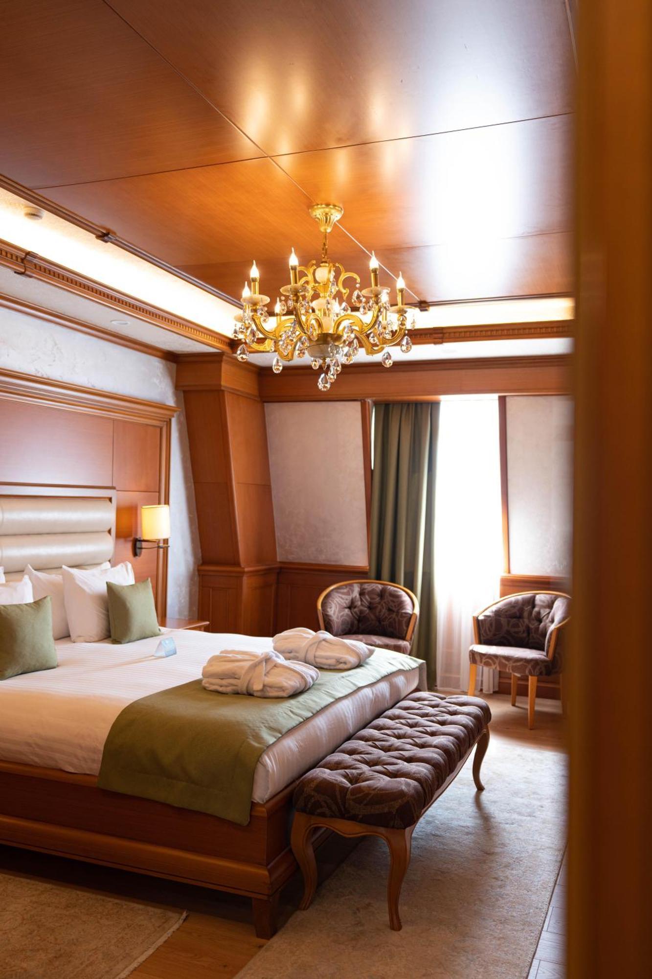 Hotel London 1889 Batumi Ngoại thất bức ảnh